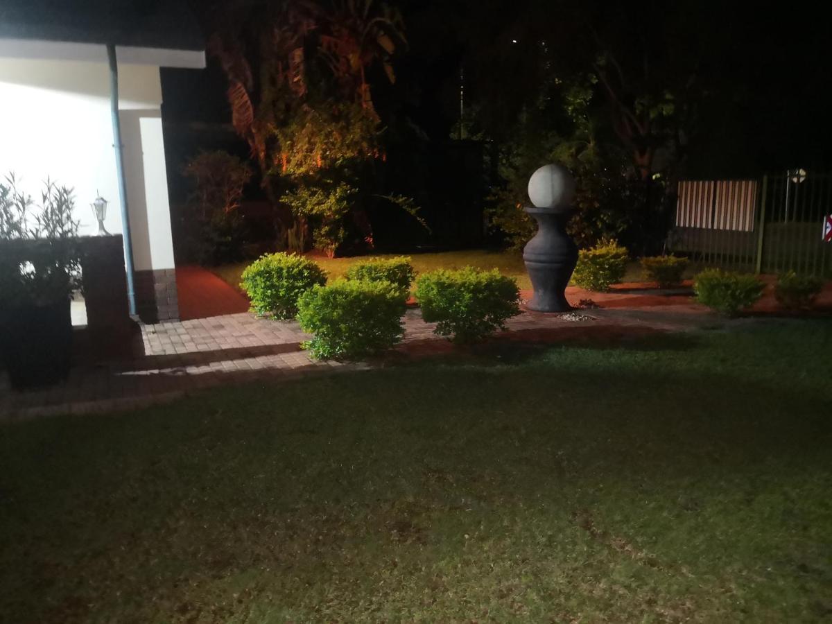 15 On Reitz Bela Bela Villa Exteriör bild